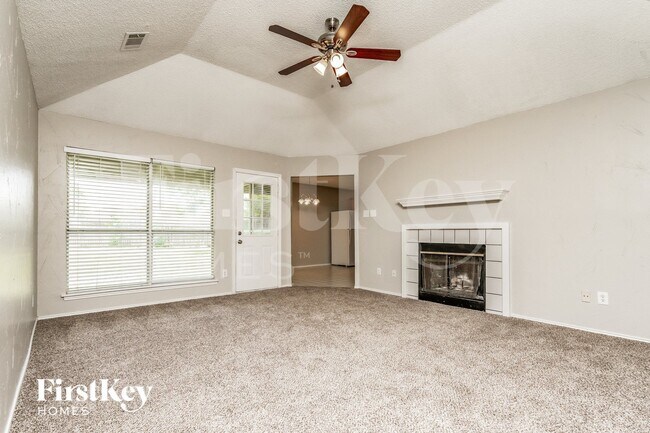 Foto del edificio - 606 Plainview Dr