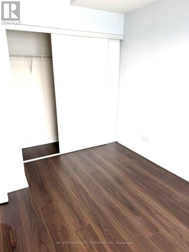 Building Photo - 510 Curran Place