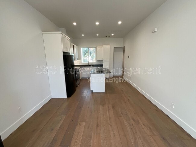 Photo - 182 Los Olivos Ave House