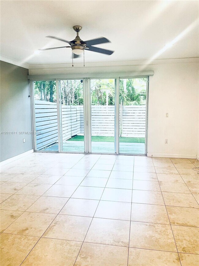 Foto del edificio - 822 NE 19th Ave