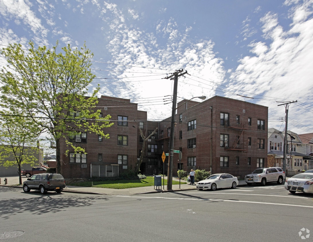 Primary Photo - 119-58 27th Ave