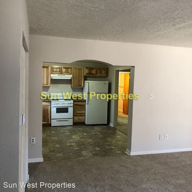 Foto del edificio - 3 br, 1 bath House - 405 N. Mesa Verde