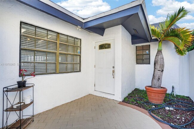 Foto del edificio - 7016 SW 103rd Pl