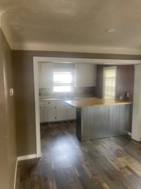 Building Photo - 623 Clark St