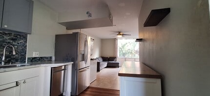 Building Photo - 3676 Lower Honoapiilani Rd