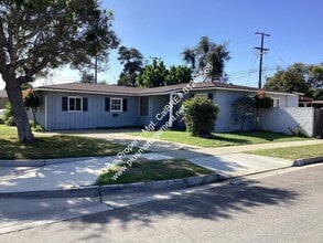 Building Photo - 416 E Mariposa Way