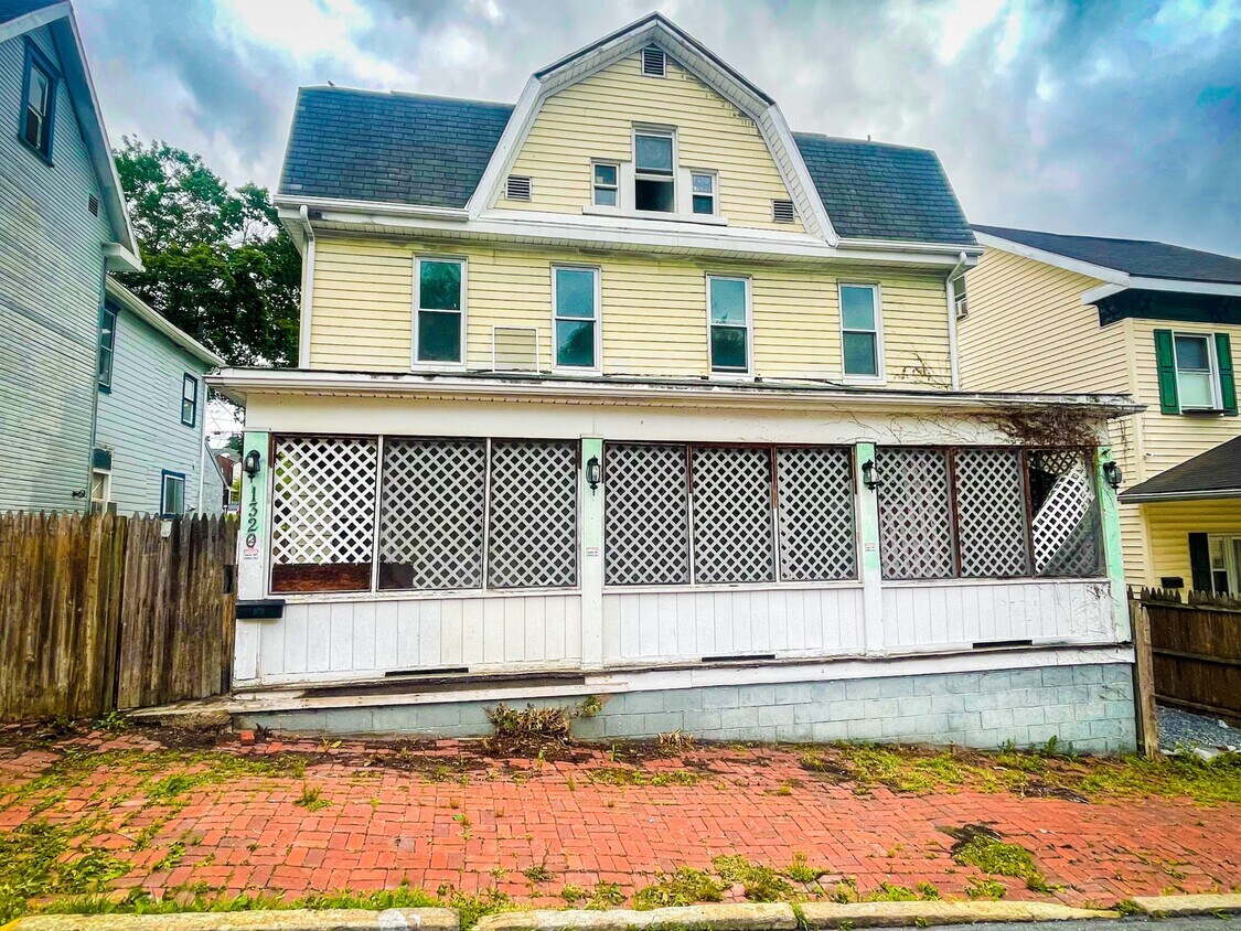 Building Photo - 1320 16th Ave