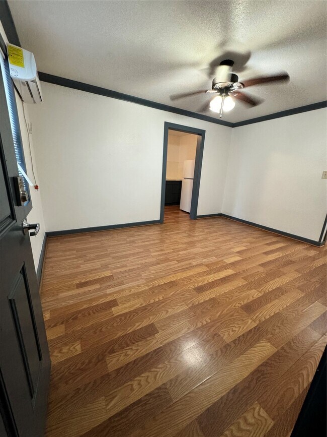 Building Photo - 5320 Polk St