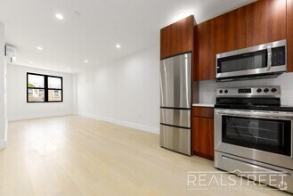 Building Photo - Brand New Stuning 1 BED in Crown Heights!