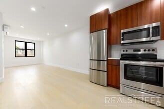 Building Photo - Brand New Stuning 1 BED in Crown Heights!
