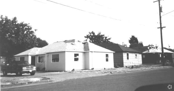 Building Photo - 609-629 Martin Way