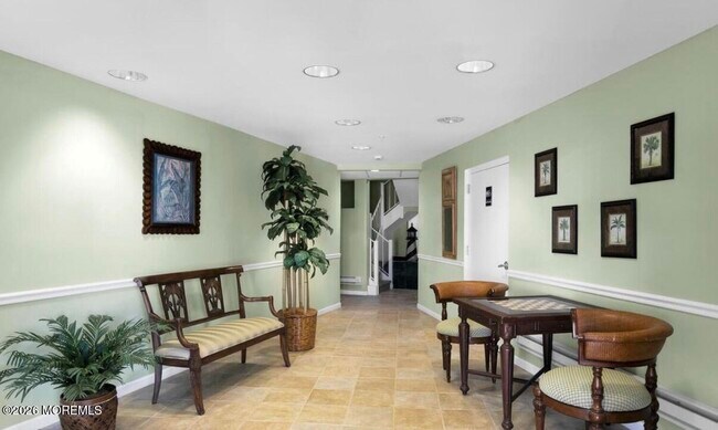 Foto del edificio - 1810 Central Ave