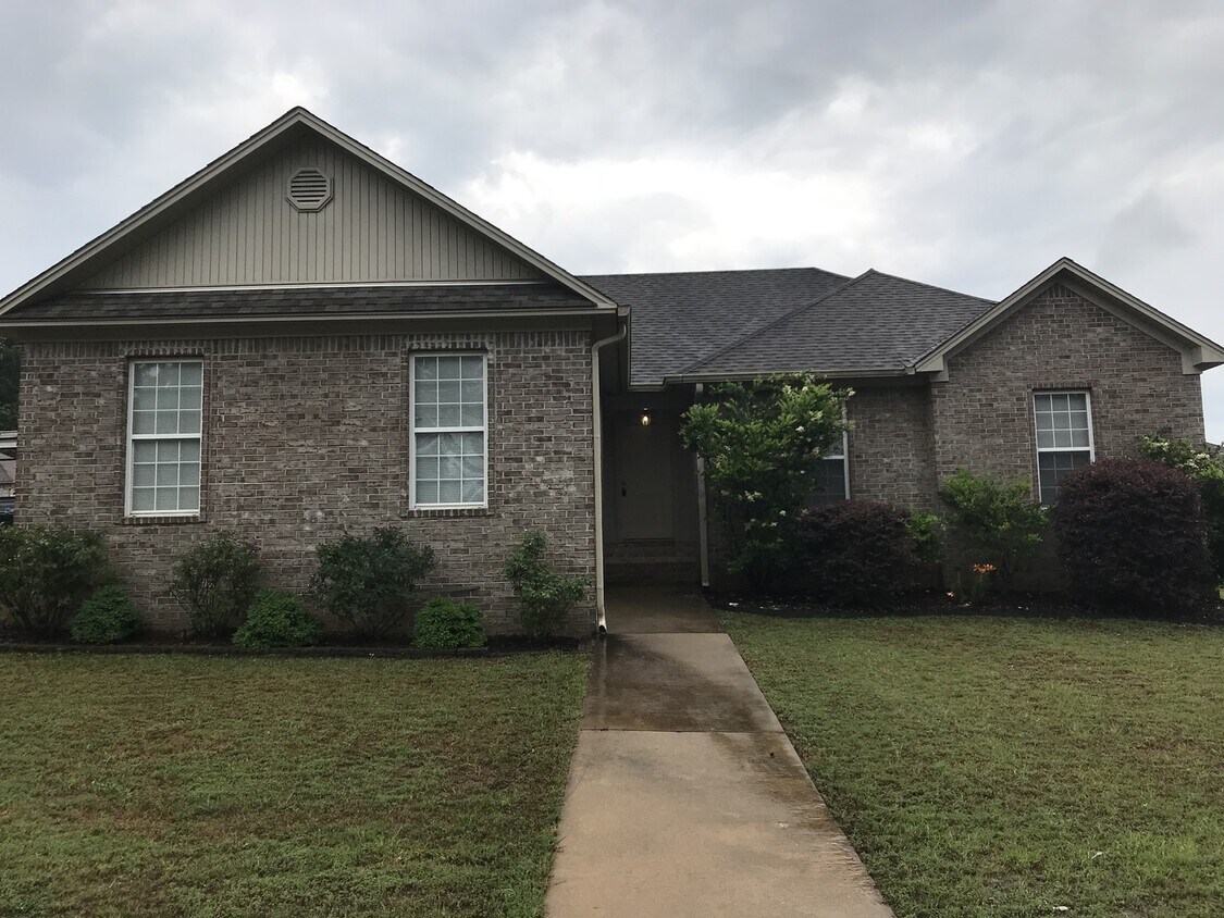 Foto principal - 501 Hawthorne, Benton AR 72015 - Large 3br...