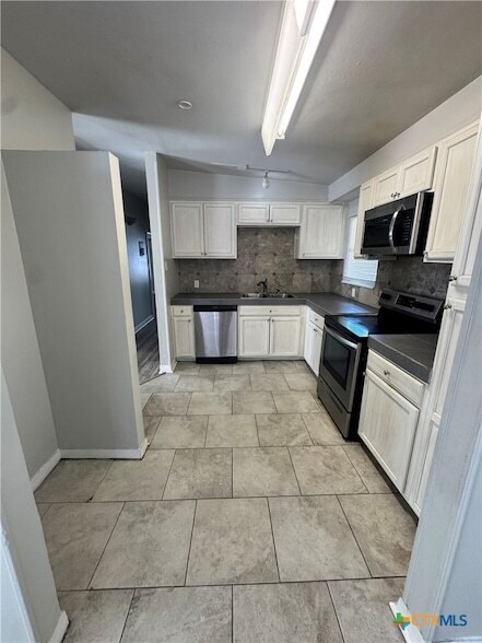 Foto del edificio - 709 Fern Ln
