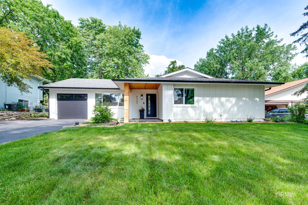 Foto principal - 5309 Niven Ln