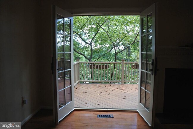Building Photo - 2113 Kings Mill Ct