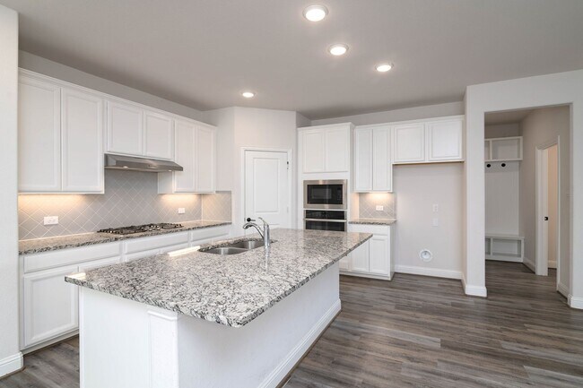 Foto del edificio - AVAILABLE NOW!  Beautiful 4 Bedroom, 3 Car...