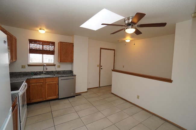 Building Photo - 1859 Granby Ct