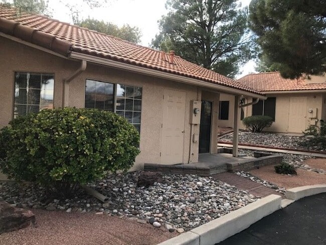 Foto del edificio - 2 Bedroom Sawmill Cove Unit Contact Property Pros Property Management for more details
