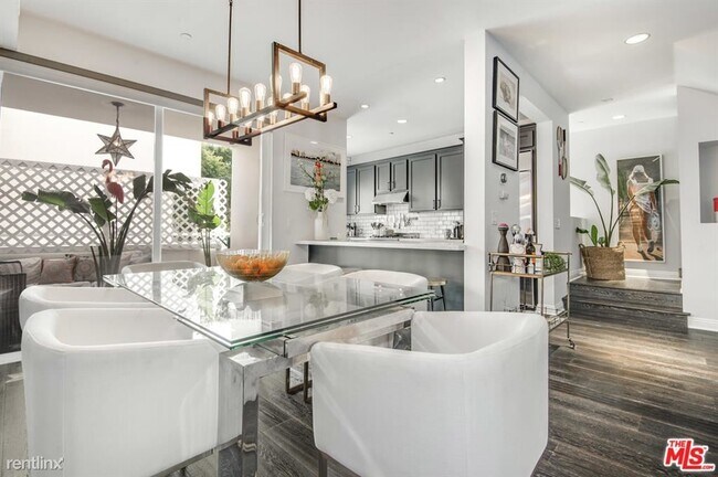 Foto del edificio - 2 br, 2.5 bath House - 1022 Hilldale Ave
