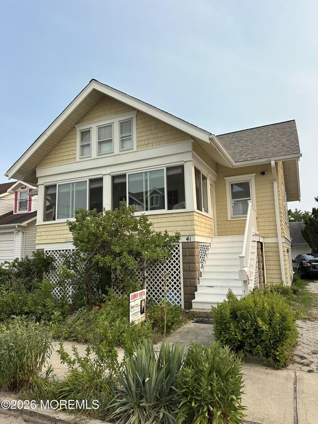 Building Photo - 41 Brighton Ave