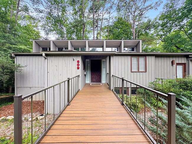 Building Photo - 609 Indian Springs Ct