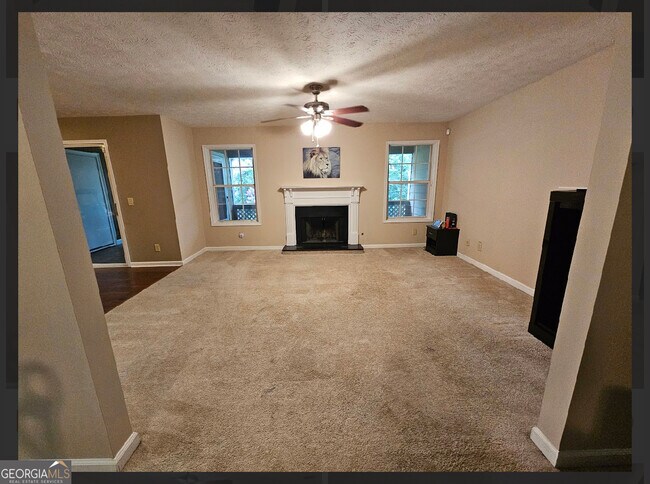 Foto del edificio - 2539 Oakridge Pl
