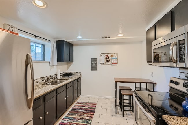 Foto del edificio - 1540 Lowell Blvd