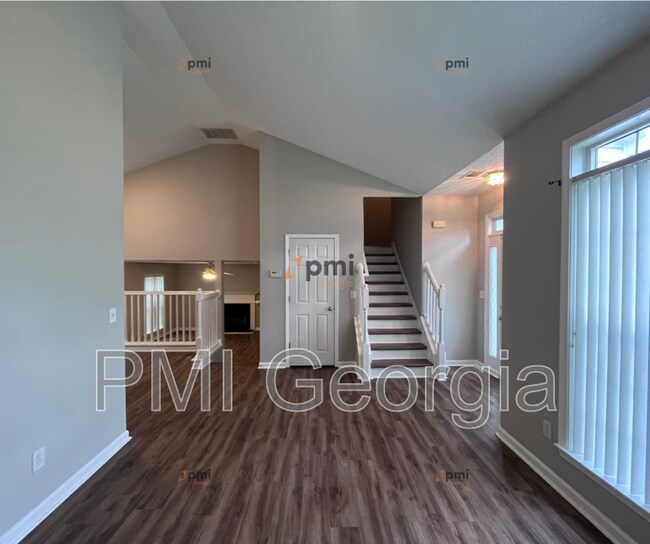 Building Photo - 9511 Rollinghills Dr