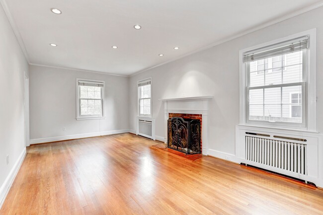 Building Photo - 4933 47th St NW