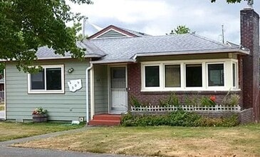 Building Photo - 509 Wilson St SE