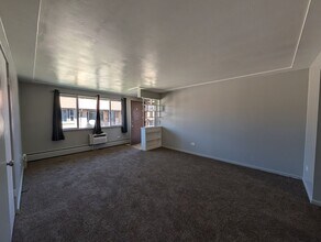 Building Photo - 1741 Clinton St