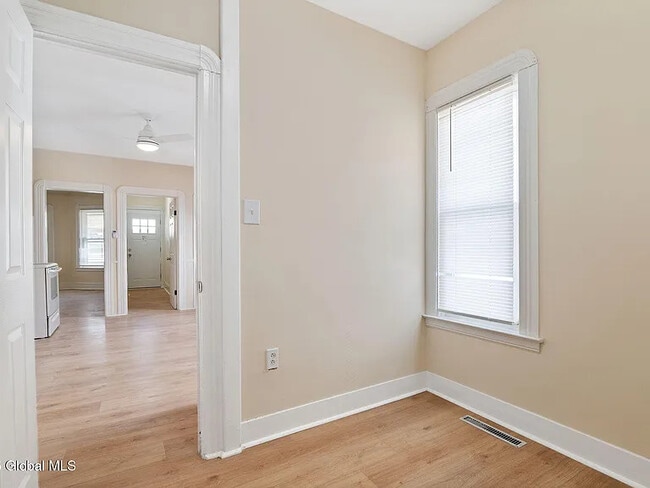 Foto del edificio - 1237 4th Ave