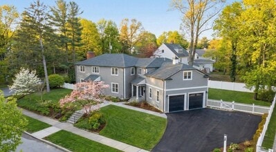 Building Photo - 150 Country Club Rd