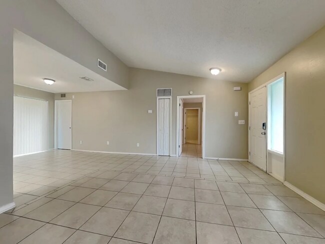 Foto del edificio - 3715 Coppertree Cir