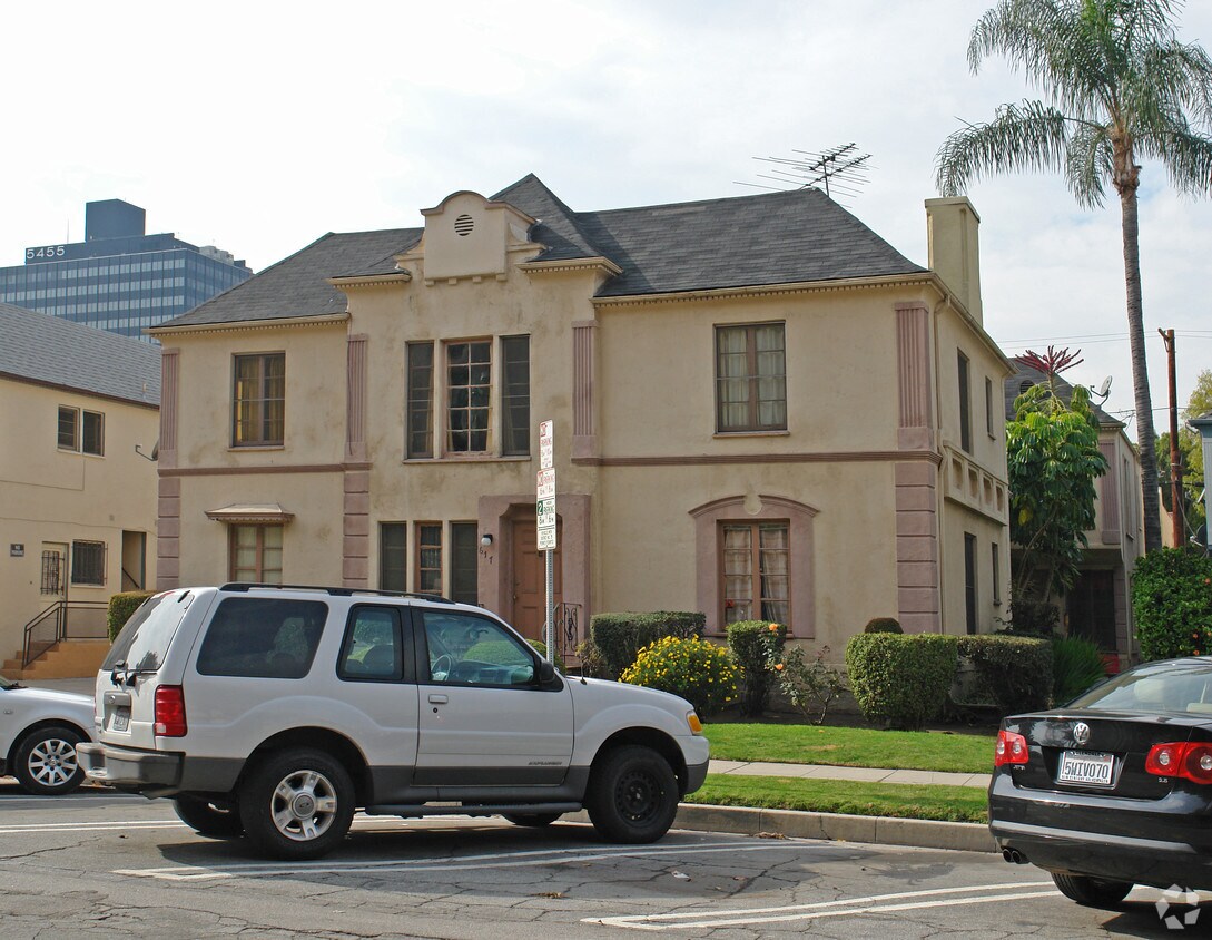 Building Photo - 613 S Detroit St