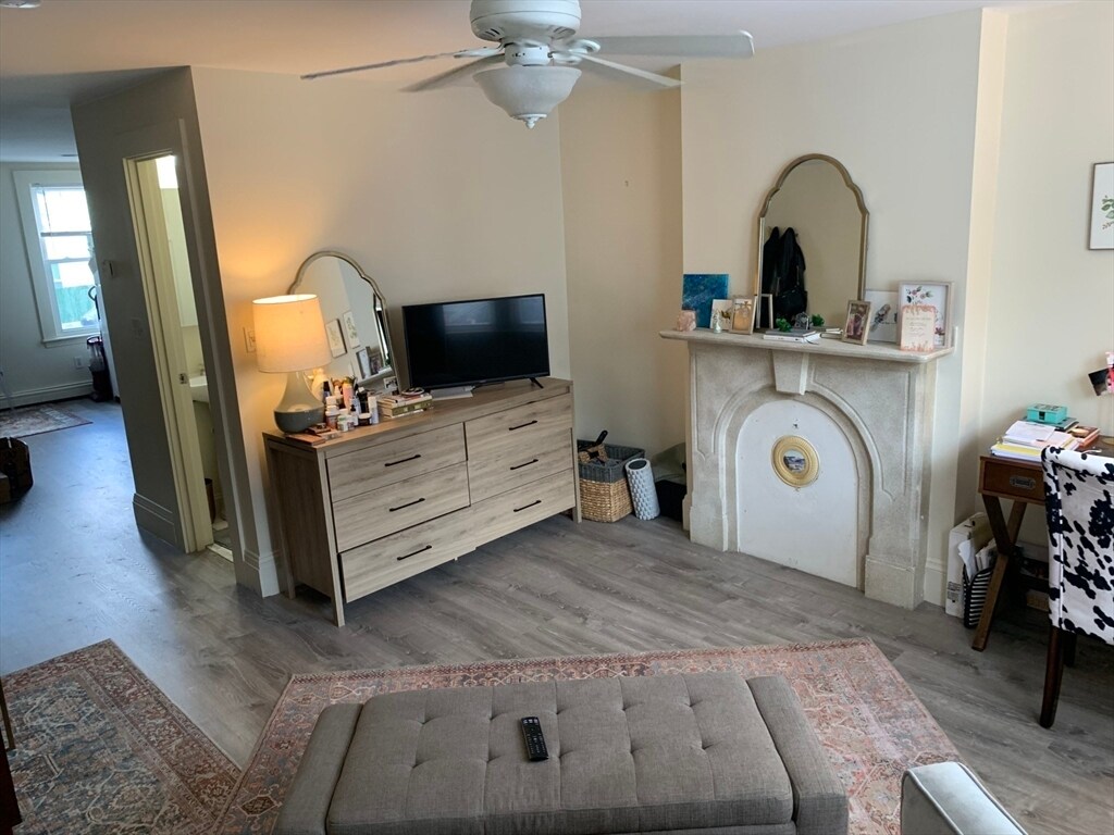 Foto principal - 430 E 3rd St