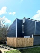Building Photo - 1859 Fox Run Dr