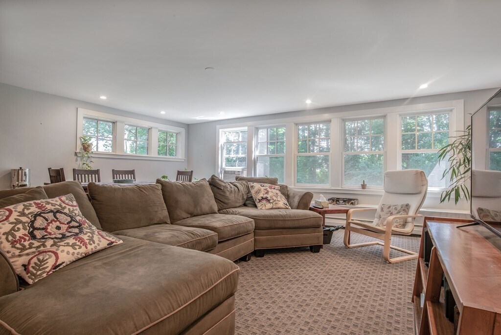 31 Maple Ave Unit 1, Sudbury, MA 01776 Room for Rent in Sudbury, MA