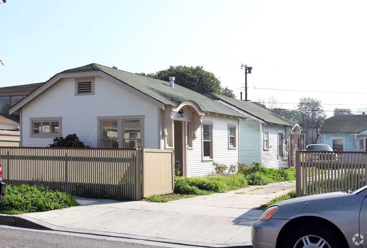 Foto principal - 9054 Carson St