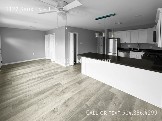 Foto del edificio - 1127 Saux Ln