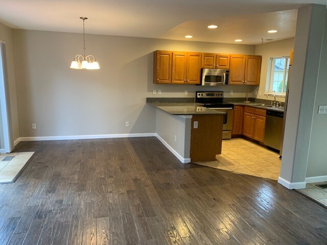 Building Photo - 4365 Crow Creek Dr