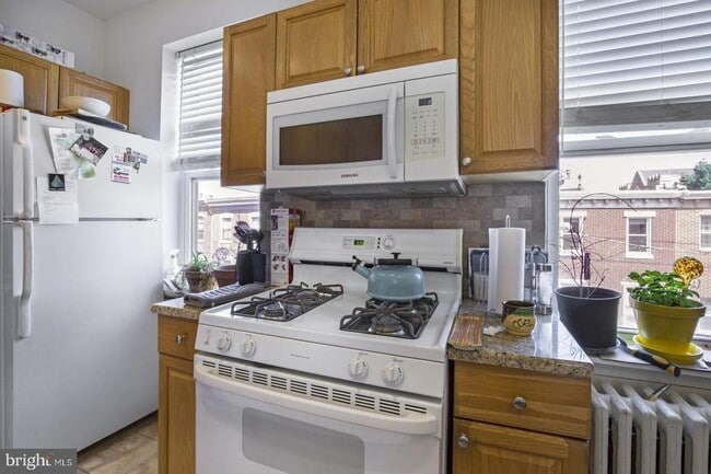 Building Photo - 626 S 19th St