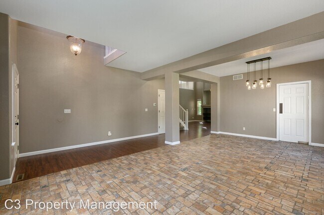 Building Photo - 4 br, 2.5 bath House - 4688 Twin Peaks Court