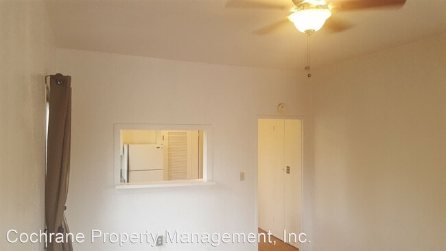 Building Photo - 1830 De La Vina St