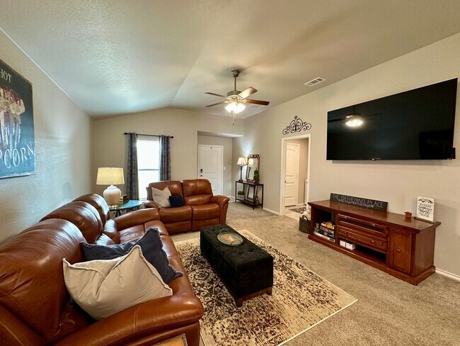 Foto del edificio - Furnished Rental - Minimum of 30 day stay