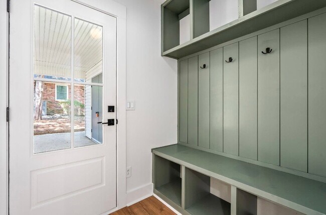 Foto del edificio - 322 Cricket Ln