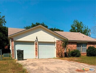 Building Photo - 2010 Dickens Dr