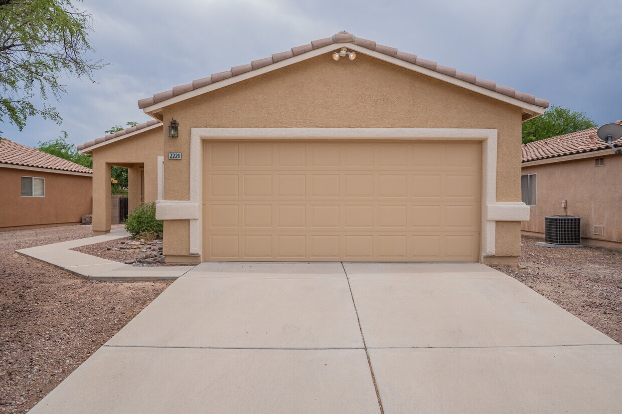 2229 W Frostwood Ln, Tucson, AZ 85745 House for Rent in Tucson, AZ