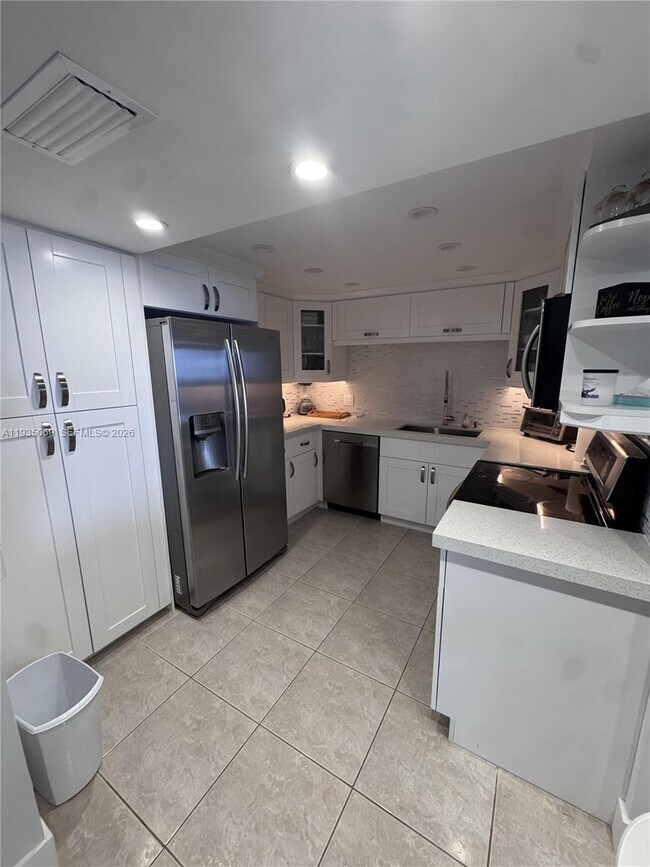 Building Photo - 1500 S Ocean Dr